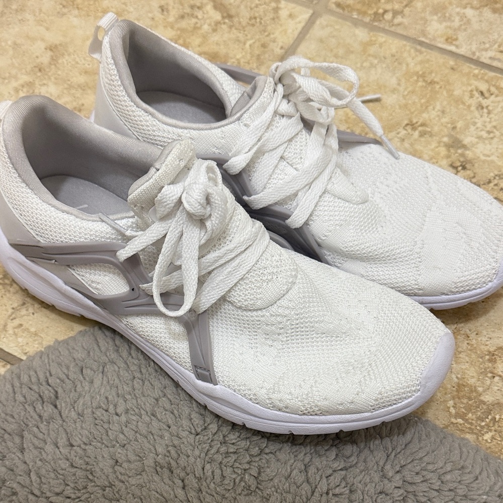 L.A. Gear White Athletic Shoes